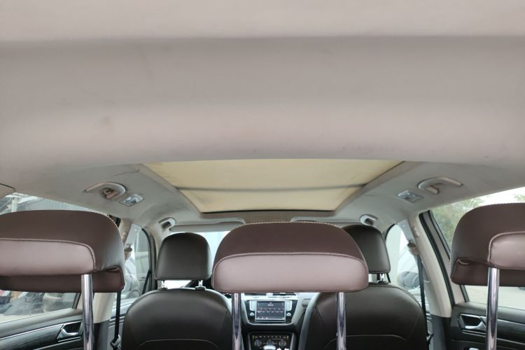 Volkswagen Tiguan L 2018 #22 Volkswagen Tiguan L 2018 car image #22