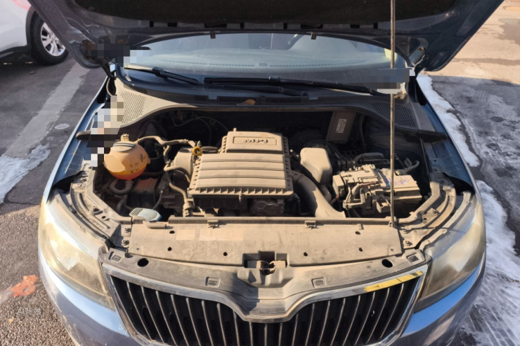 Skoda Rapid Spaceback 2014 car image #22