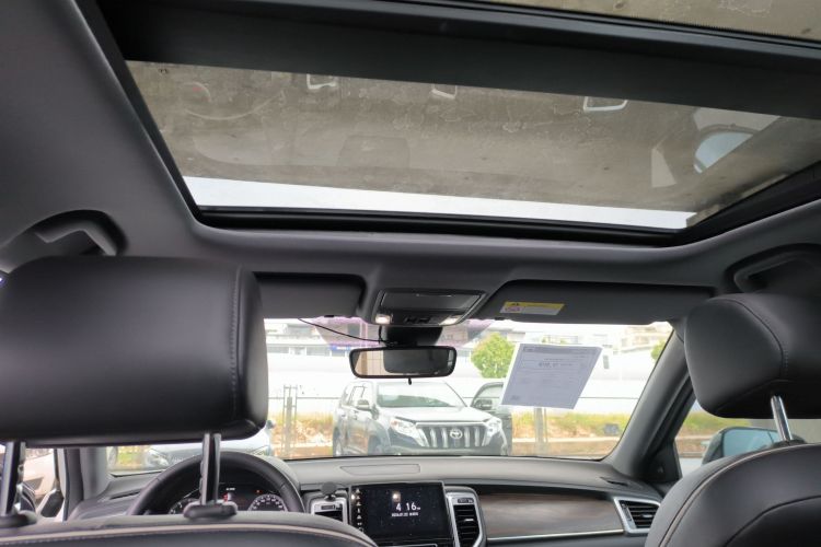 Honda UR-V 2018 #22 Honda UR-V 2018 car image #22