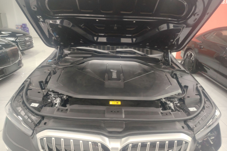 BMW i5 2025 car image #22