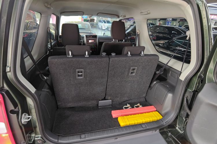 Suzuki Jimny (Imported) 2018 imagen de coche #22