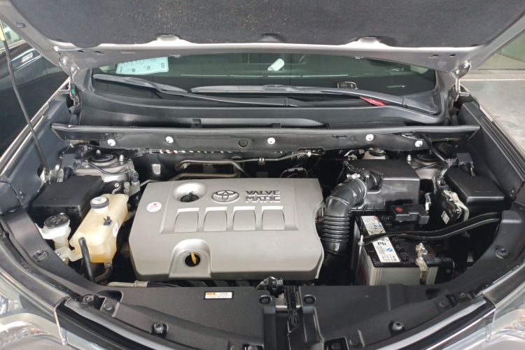 Toyota RAV4 2018 car image #22