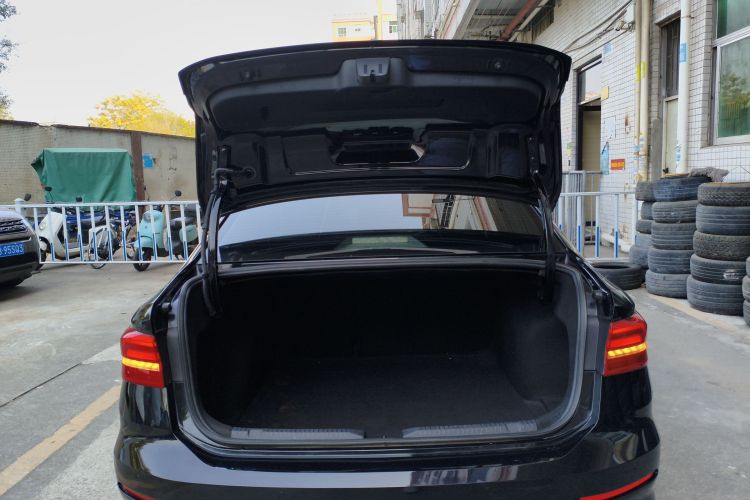 Volkswagen Lavida 2019 car image #22