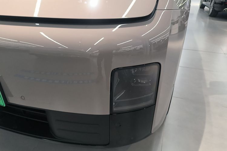 理想汽车 理想MEGA 2025 汽车图片 #22