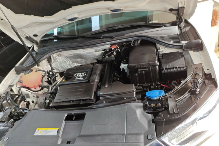 Audi Q3 2017 car image #22