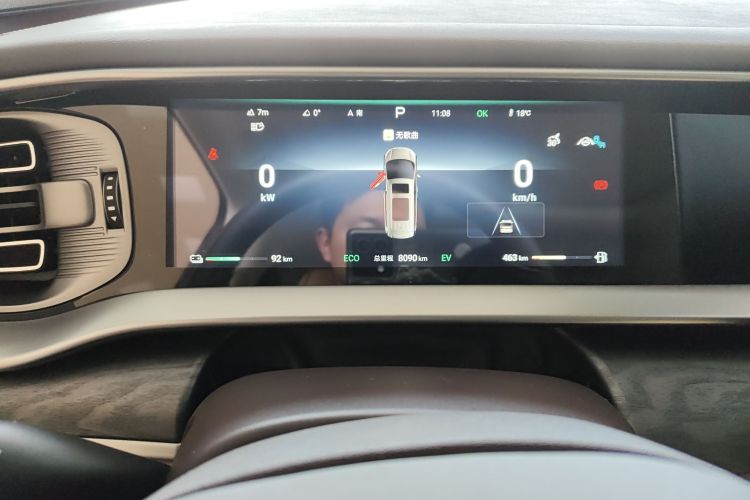 Denza D9 2025 car image #22