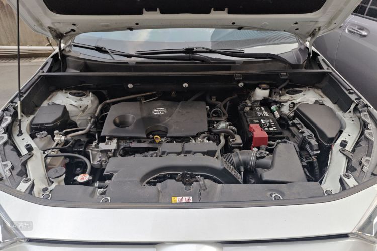 Toyota RAV4 2023 car image #22