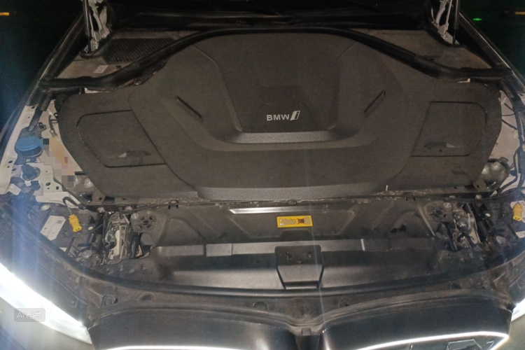 BMW i3 2025 car image #22