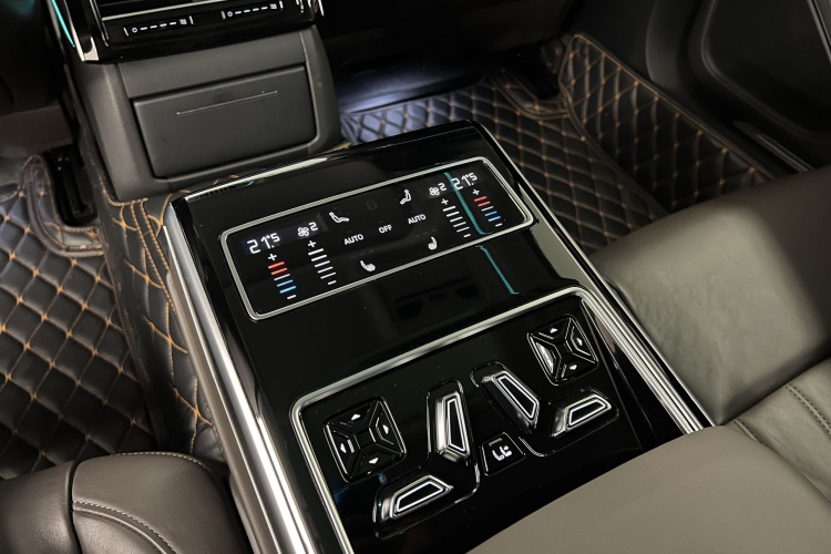 Audi A8 2020 imagem de carro #22