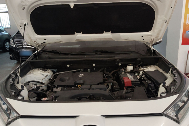 Toyota RAV4 2021 car image #22