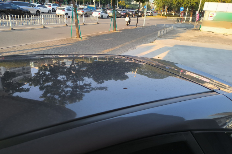 哪吒汽车 哪吒V 2021 汽车图片 #22