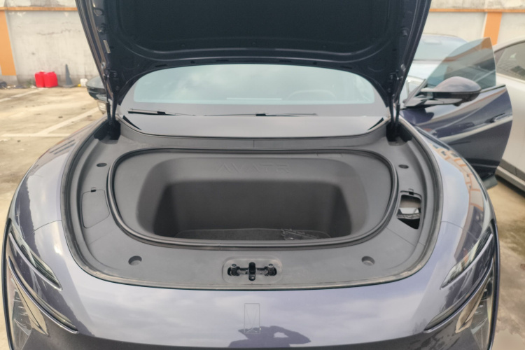 Avatr 06 2025 car image #22