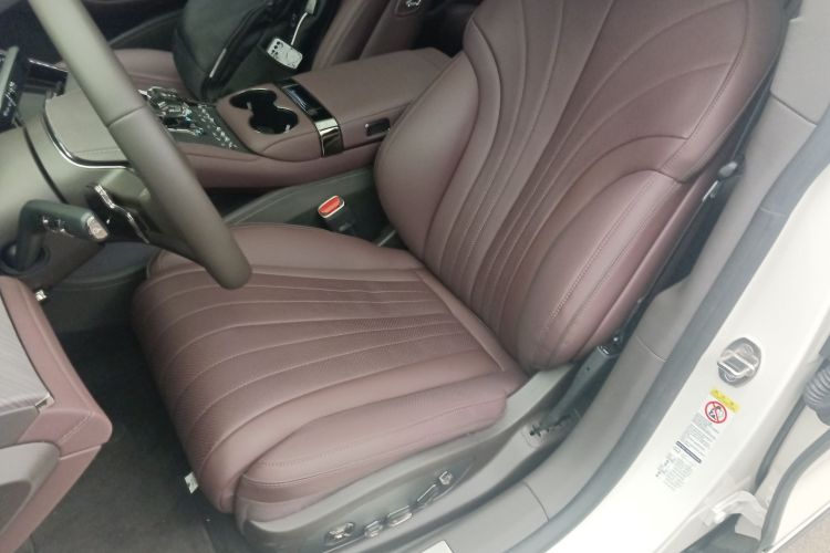 Denza Z9GT 2025 #22 Denza Z9GT 2025 car image #22