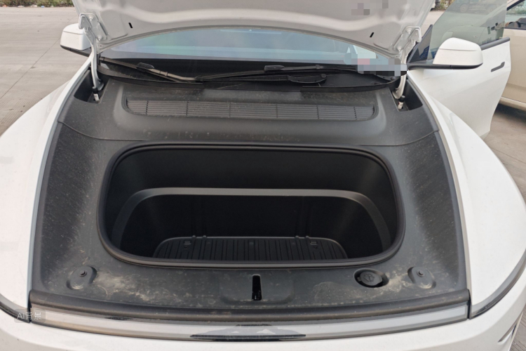 特斯拉 Model Y L 2025 汽车图片 #22