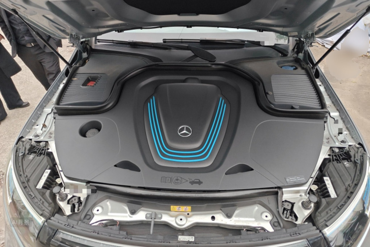 Mercedes-Benz EQC Class 2020 car image #22