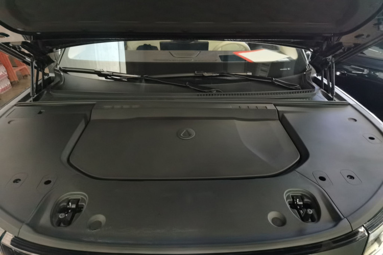 Denza N9 2025 #22 Denza N9 2025 car image #22