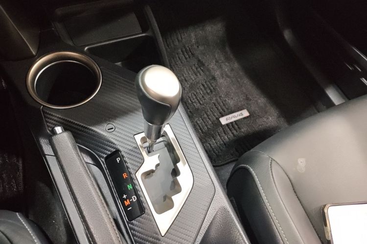 Toyota RAV4 2015 car image #22
