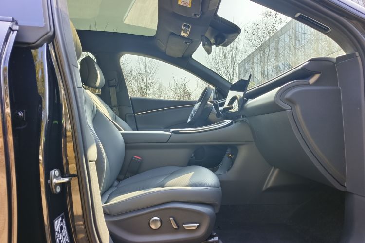 小鹏 2025 汽车图片 #22