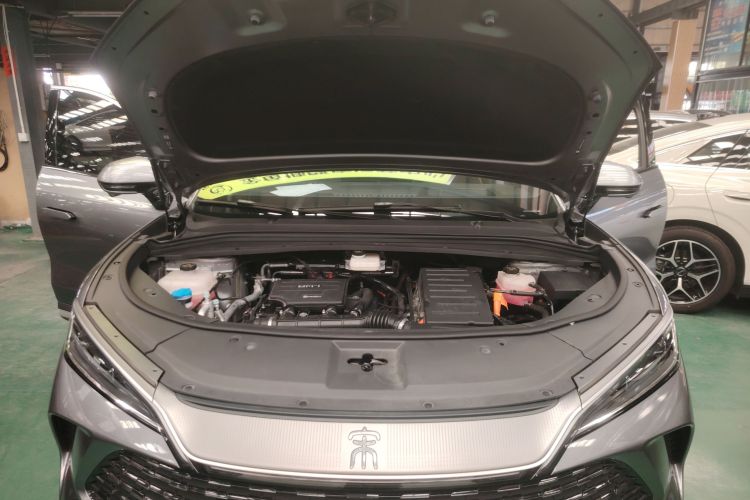 BYD SongL DM-i 2025 car image #22