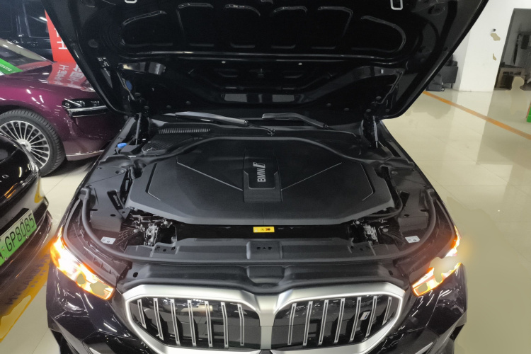 BMW i5 2024 immagine di auto #22