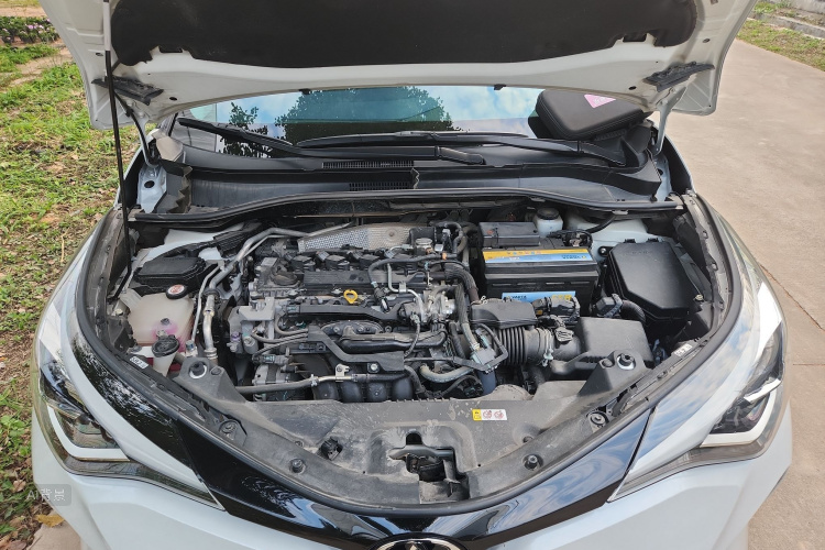 Toyota C-HR 2023 immagine di auto #22