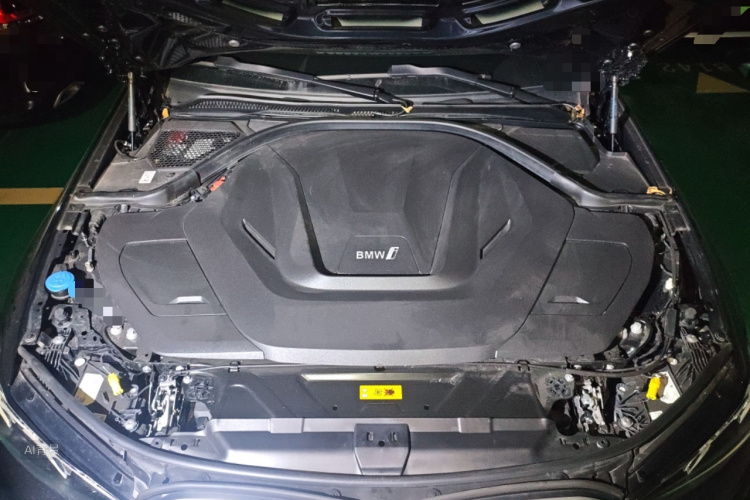 BMW i3 2024 car image #22