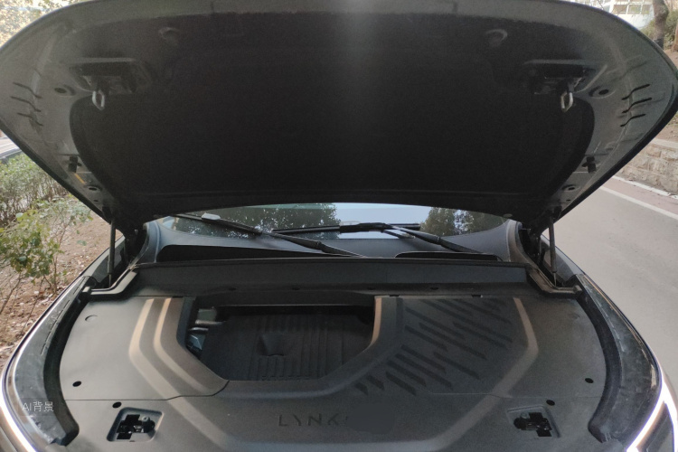 Lynk & Co 900 2025 car image #22