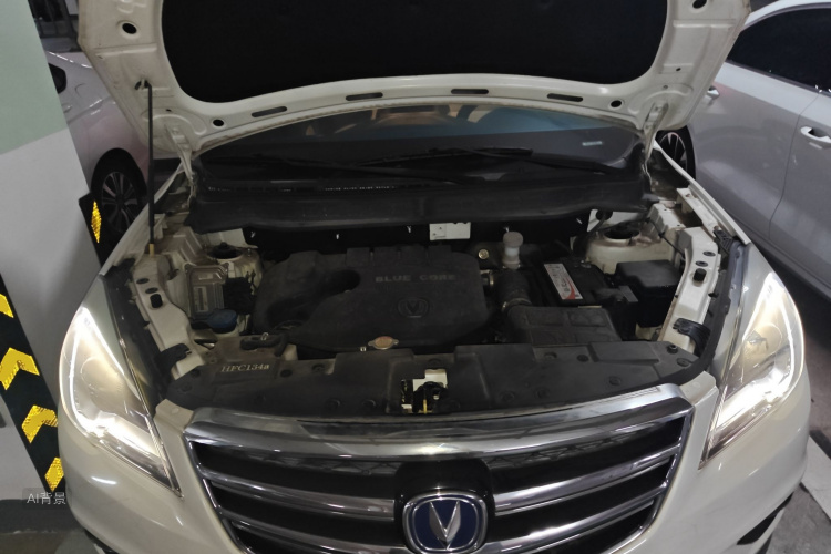 Changan CS35 2018 صورة سيارة #22