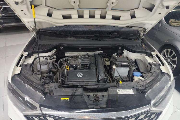 VS5 2019 car image #22