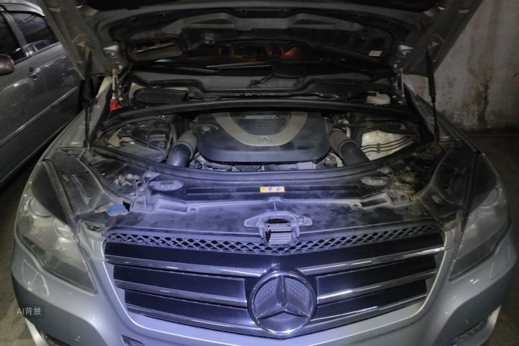 Mercedes-Benz R Class 2012 immagine di auto #22