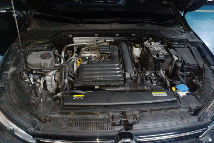 Volkswagen Golf 2021 car image #22