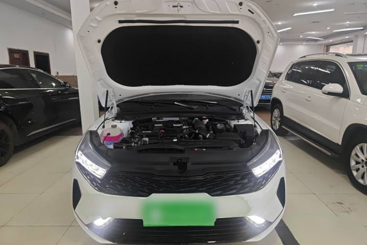 Kia K5 2025 car image #22