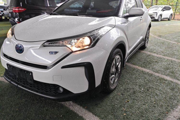 Toyota C-HR EV 2021 car image #22