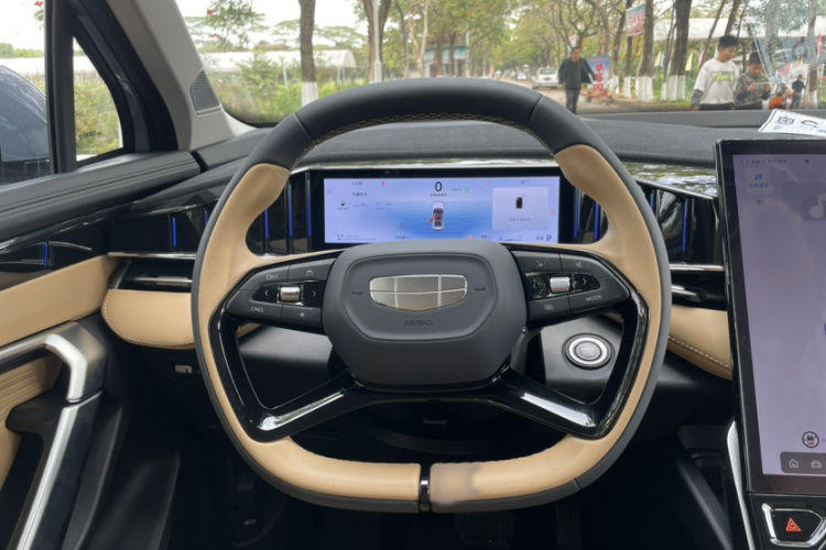 GEELY Boyue L 2024 car image #22