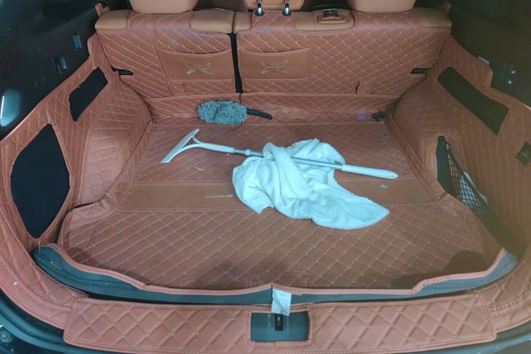 Xpeng G9 2023 صورة سيارة #22