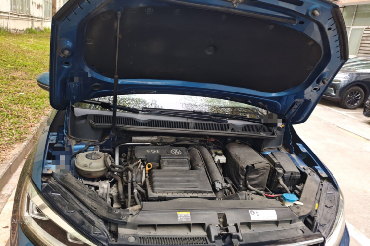 Volkswagen Touran 2018 car image #22