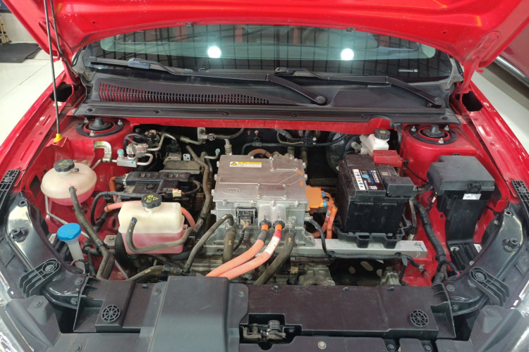 BYD e2 2019 imagem de carro #22