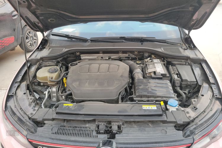 Volkswagen GolfGTI 2023 immagine di auto #22