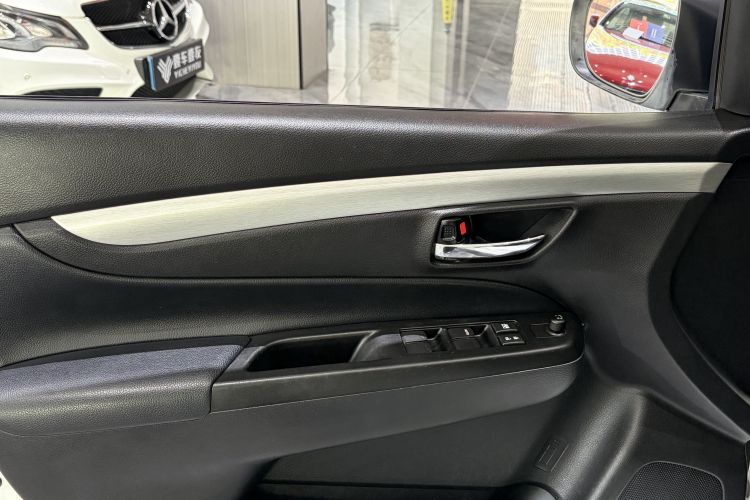 Suzuki Ciaz 2017 изображение автомобиля #22