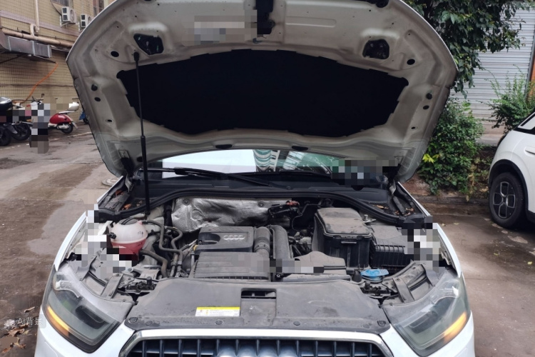 Audi Q3 2014 car image #22