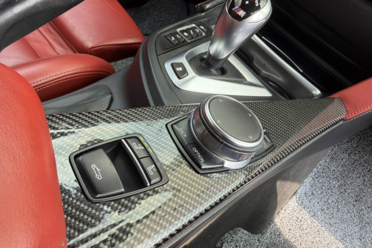 BMW M4 2018 imagem de carro #22