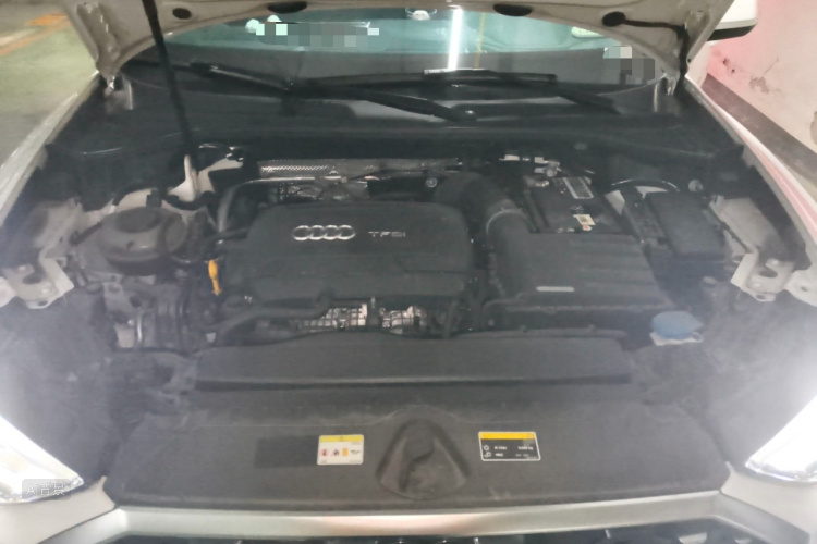 Audi Q3 2021 car image #22
