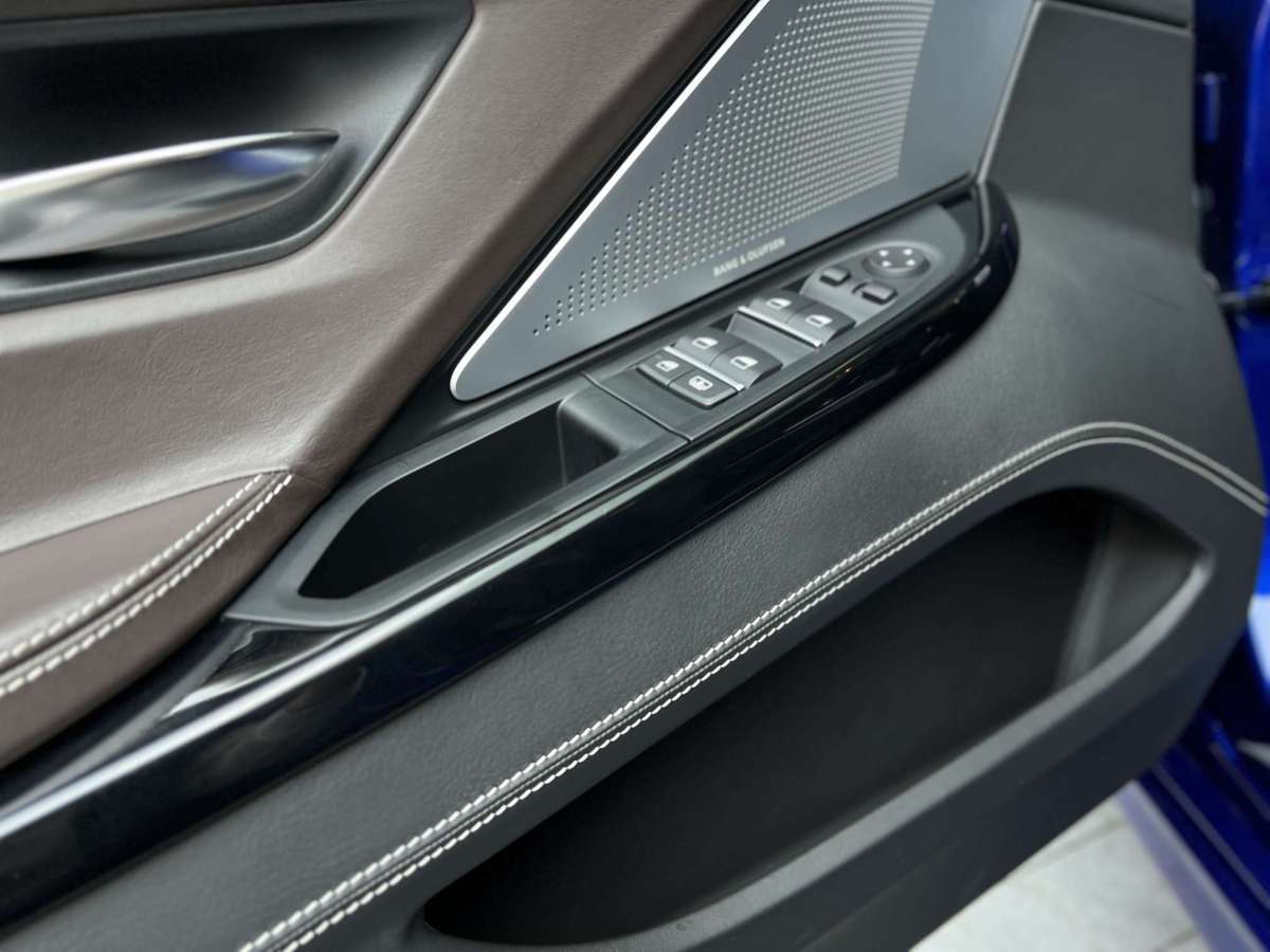 BMW M6 2013 car image #22