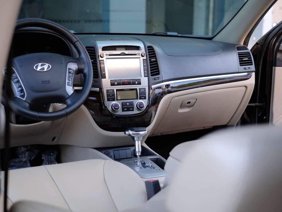 Hyundai Santa Fe Classic 2011 immagine di auto #22