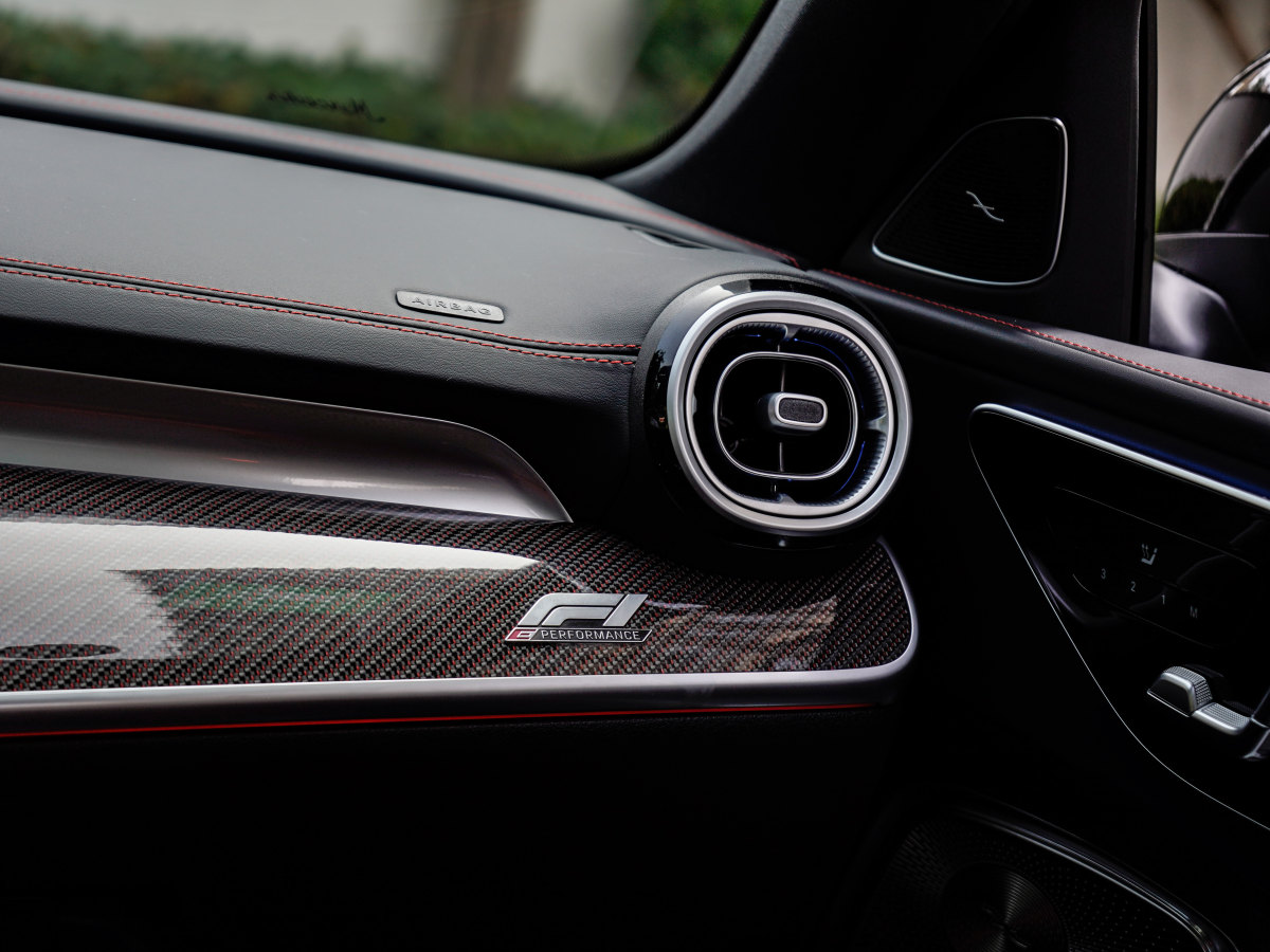 Mercedes-Benz C AMG New Energy 2025 изображение автомобиля #22