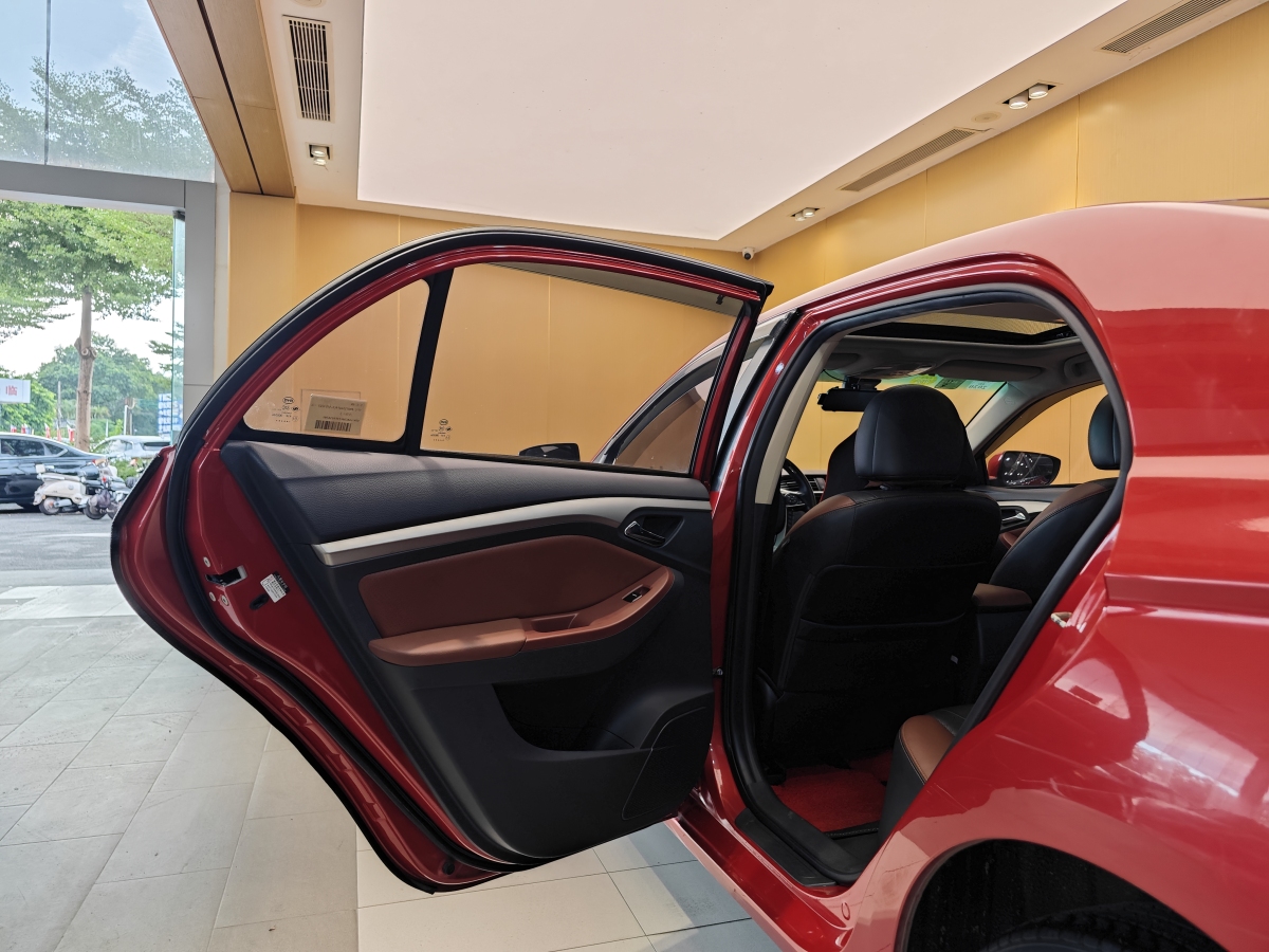 BYD G5 2016 car image #22