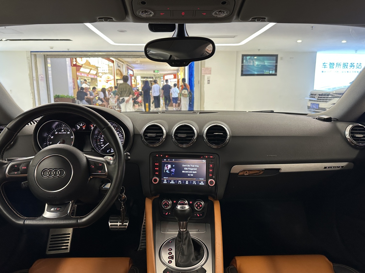 Audi TTS 2015 car image #22