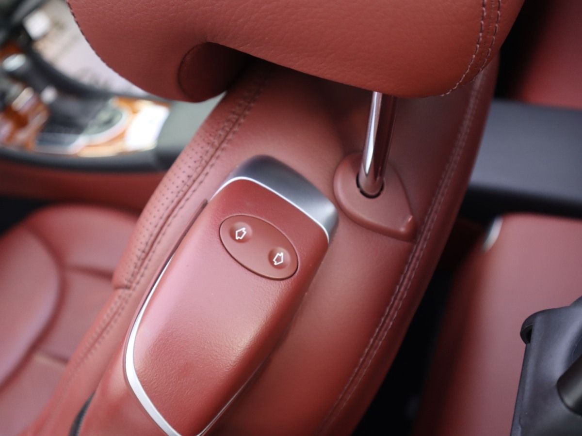 Mercedes-Benz SL Class 2007 car image #22