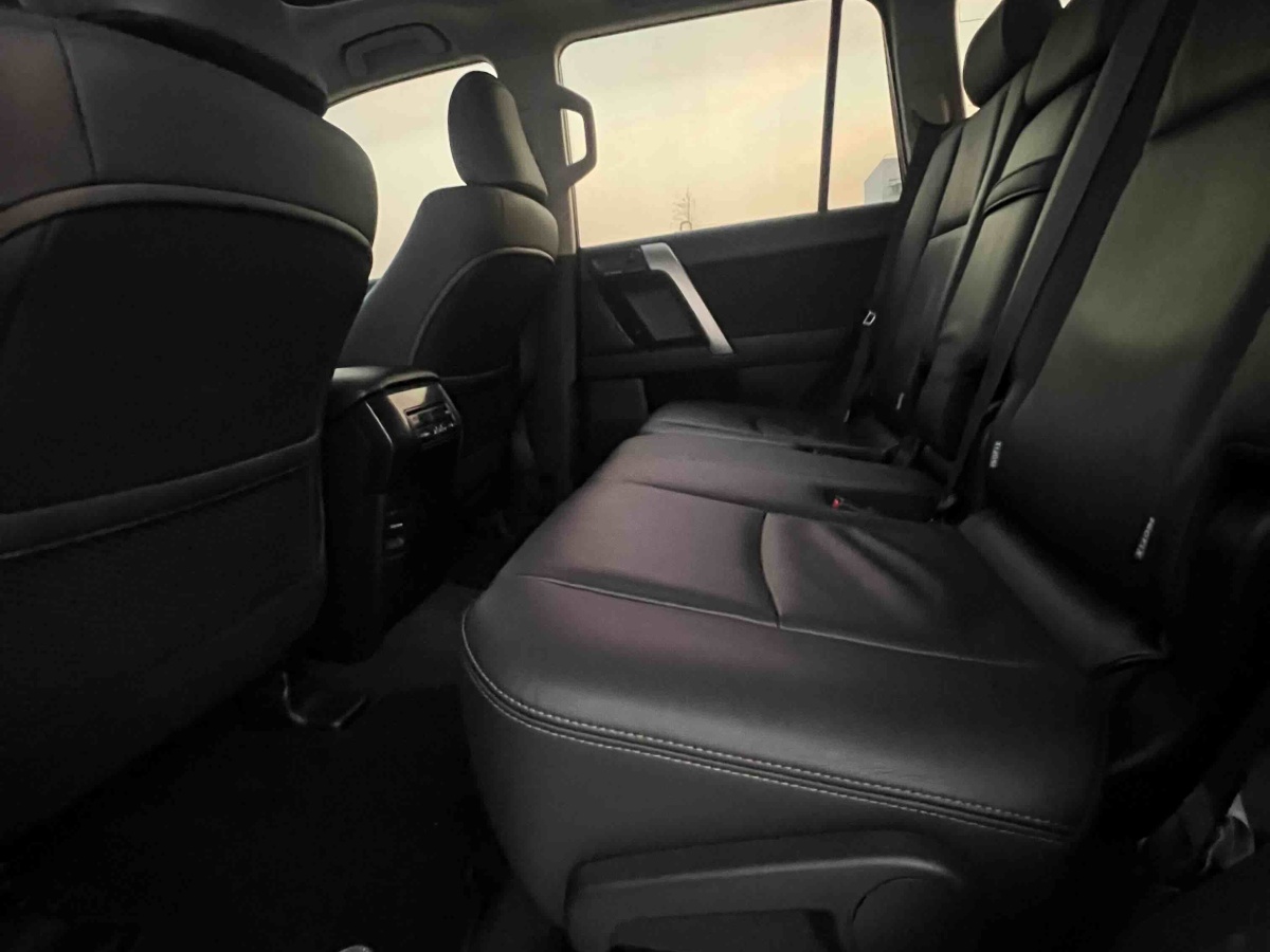 Toyota Prado (Imported) 2014 car image #22