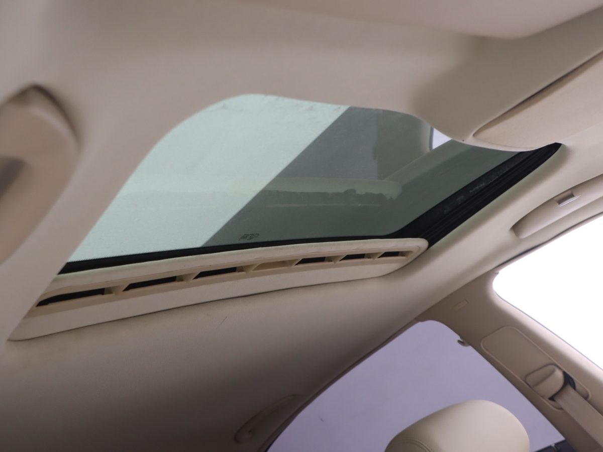 Volkswagen Passat Lingyu 2010 car image #22